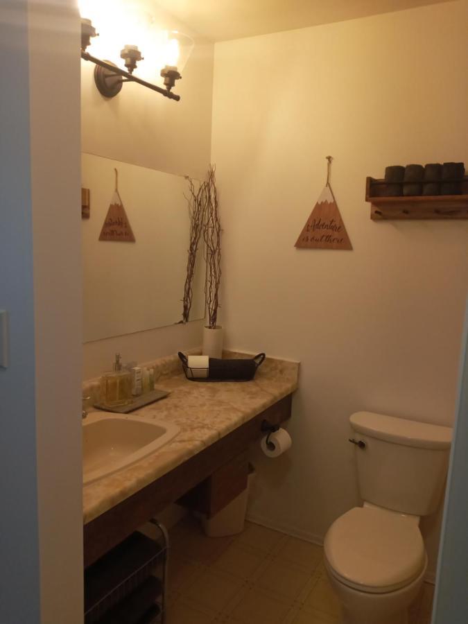 Village Center 2 Bedroom Condo Big White Exterior foto